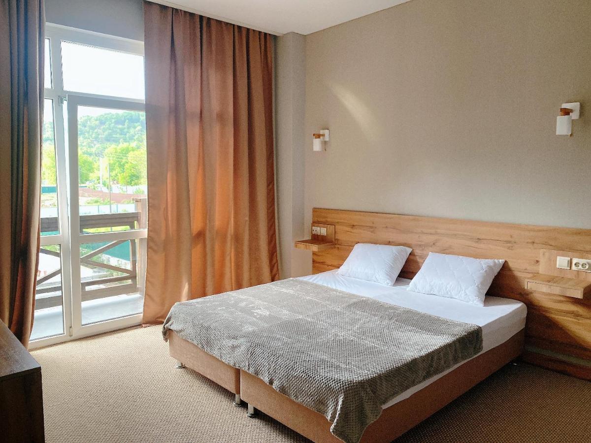 Gloriya Hotel Lidzava Kültér fotó